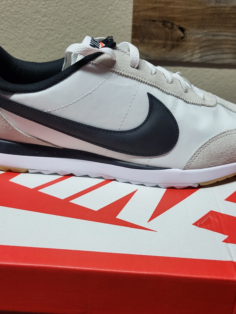 *NEW* Nike Women's Pacific Shoes White/Black-Platinum Tint Women's Size 11 w/Box